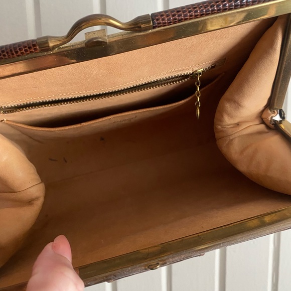 Vintage leather escort bag - Picture 10 of 10